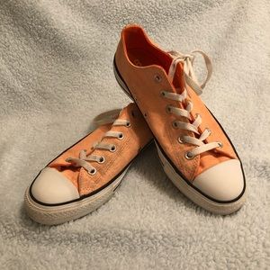 Chuck Taylor Converse Low Tops-Pastel Neon Orange